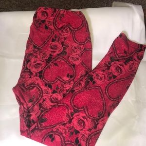 Lularoe TC Heart ♥️ and Roses 🌹 Leggings